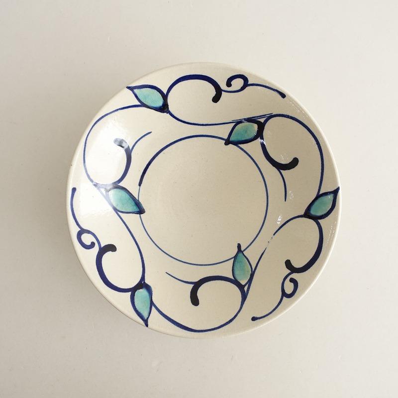 【新品未使用】やちむん 陶器工房 壹　壹岐幸二 小鉢 陶器工房 壹 壹岐幸二 *染付色差 蕾唐草 26cm*食器お皿キッチン【陶器