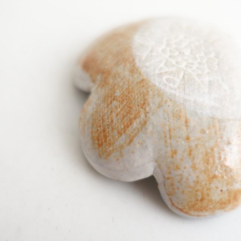 鹿児島睦 *ビオラ 豆皿*食器うつわ器作家花絵付けブルーグレー【陶器