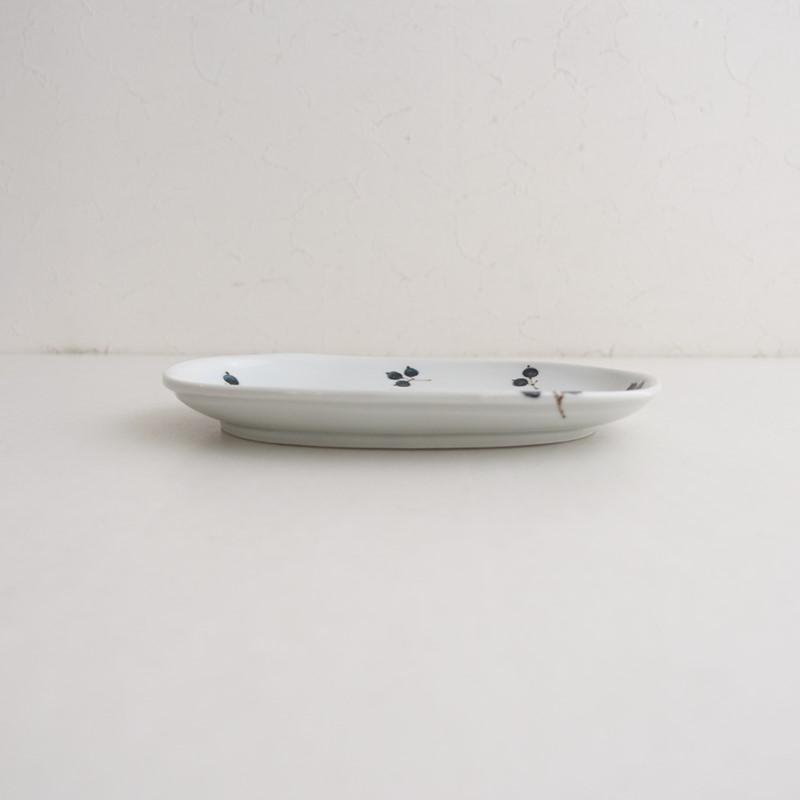 未使用】徳永遊心 *黒い実ちらし 楕円皿 22.5cm*お皿白ネイビー【陶器