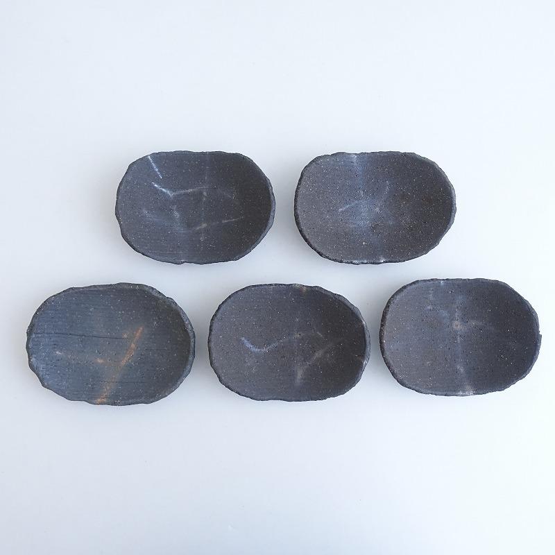 荒木義隆さんの焼締め丸皿5点 荒木義隆さんの焼締め丸皿5点