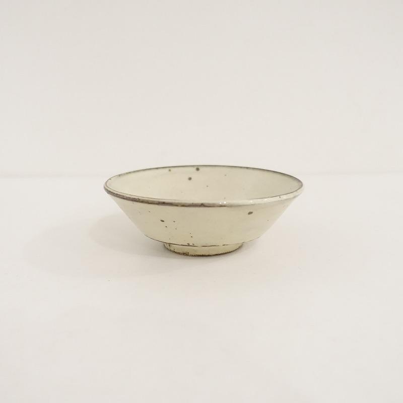 増田勉 粉引平底4.5寸取鉢【中古】【30L22】 :wa85-2210-38:drop
