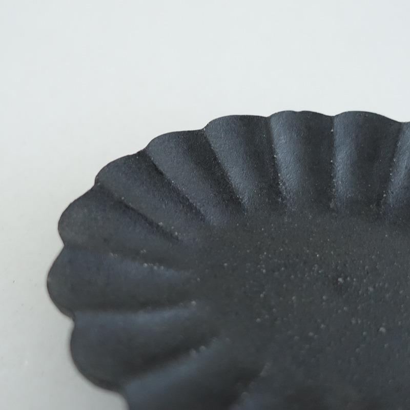 美品】高島大樹 *楕円小皿 黒釉 粉引の輪花 15cm*ブラックお皿小皿和
