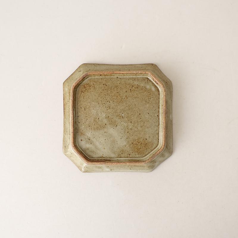 美品】寺村光輔 *林檎灰釉 隅入角皿 15cm*スクエアプレート和 美品】寺村光輔 *林檎灰釉 隅入角皿 15cm*スクエアプレート和