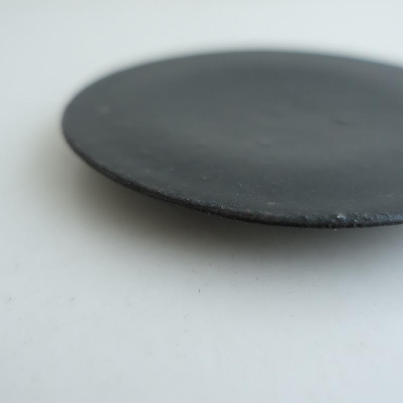 美品】吉田直嗣 Naotsugu Yoshida *鉄釉 平皿 13.5cm*食器お皿【陶器