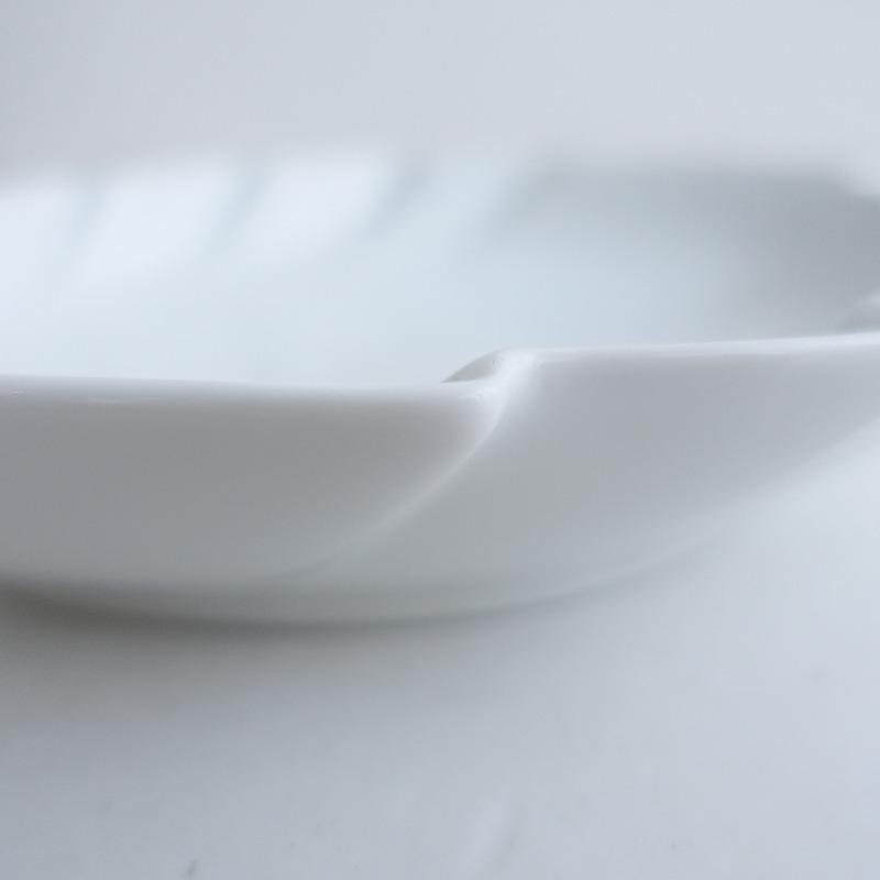 美品　ロイヤルコペンハーゲン　リーフ型ディッシュ プリンセス リーフ ディッシュ 23cm|ロイヤル コペンハーゲン