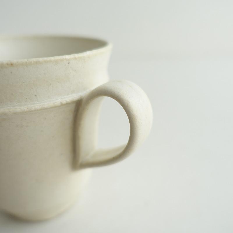 美品】イトウサトミ *マグカップ ホワイト*食器コップ【陶器】井藤総美