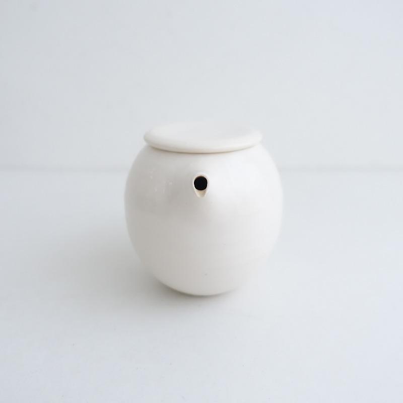 美品】岡田直人 *ポット*急須オフホワイト作家釉薬【陶器】(wa87 美品】岡田直人 *ポット*急須オフホワイト作家釉薬【陶器】(wa87