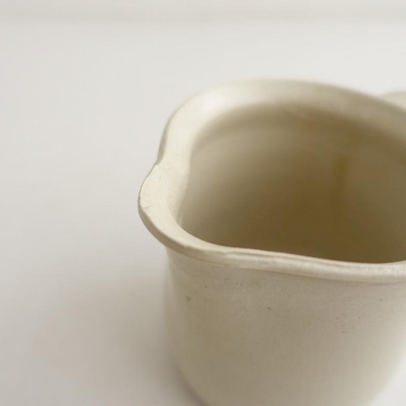 市川孝 *白瓷 ピッチャー*作家しらし乳白色【陶器】(wa87-2511-4