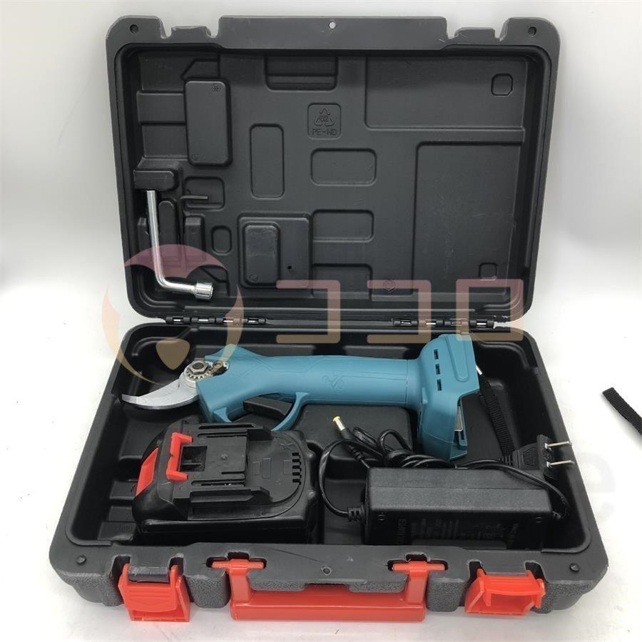 剪定ばさみ 電動剪定バサミ 電動ハサミ 本体のみ マキタ18Vバッテリー対応 切断直径30mm 庭木 枝切り ガーデニング 果樹用0.65kg【バッテリー充電器別売】     商品情報    30 MMこのコードレス剪定鋏はSK5 Z1122203678(10795円)