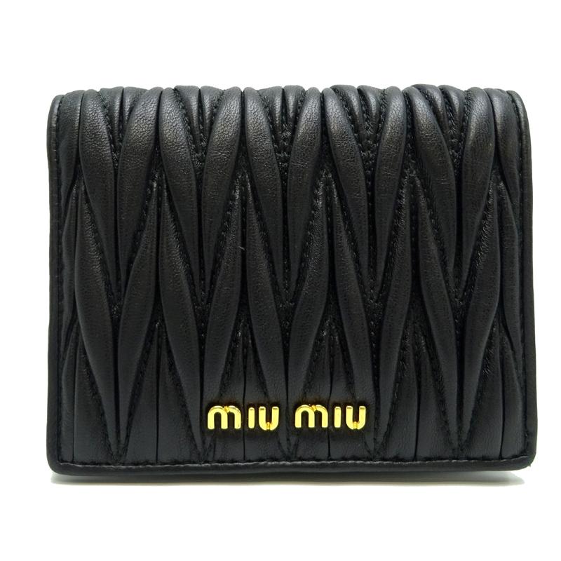 銀座店］Miu Miu ミュウ ミュウ マトラッセ ナッパレザー コンパクト 