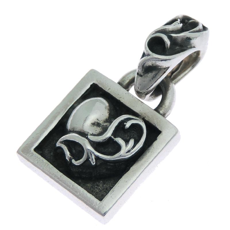 銀座店］CHROME HEARTS クロムハーツ フレーム ド ハート チャーム