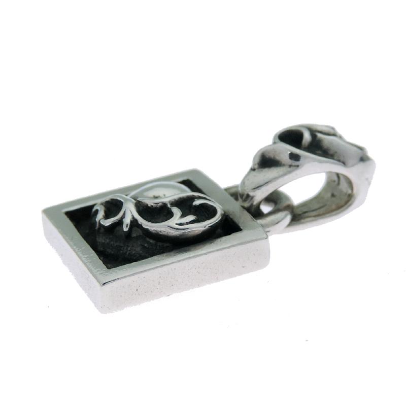 銀座店］CHROME HEARTS クロムハーツ フレーム ド ハート チャーム