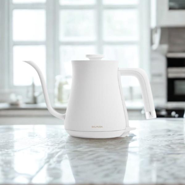 バルミューダ 電気ケトル 容量0.6L 空焚き防止機能 KPT01JP-WH