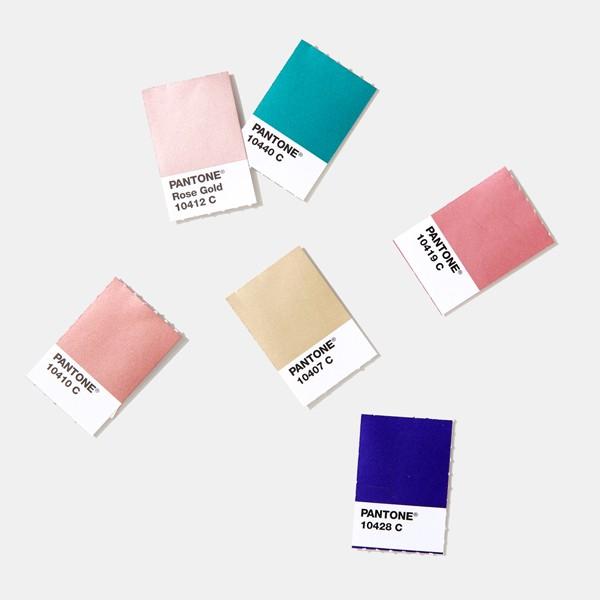 Pantone Plus メタリック コーテッド チップブック Gb1507a 19年版 Gb1507a 色見本のg E 通販 Yahoo ショッピング