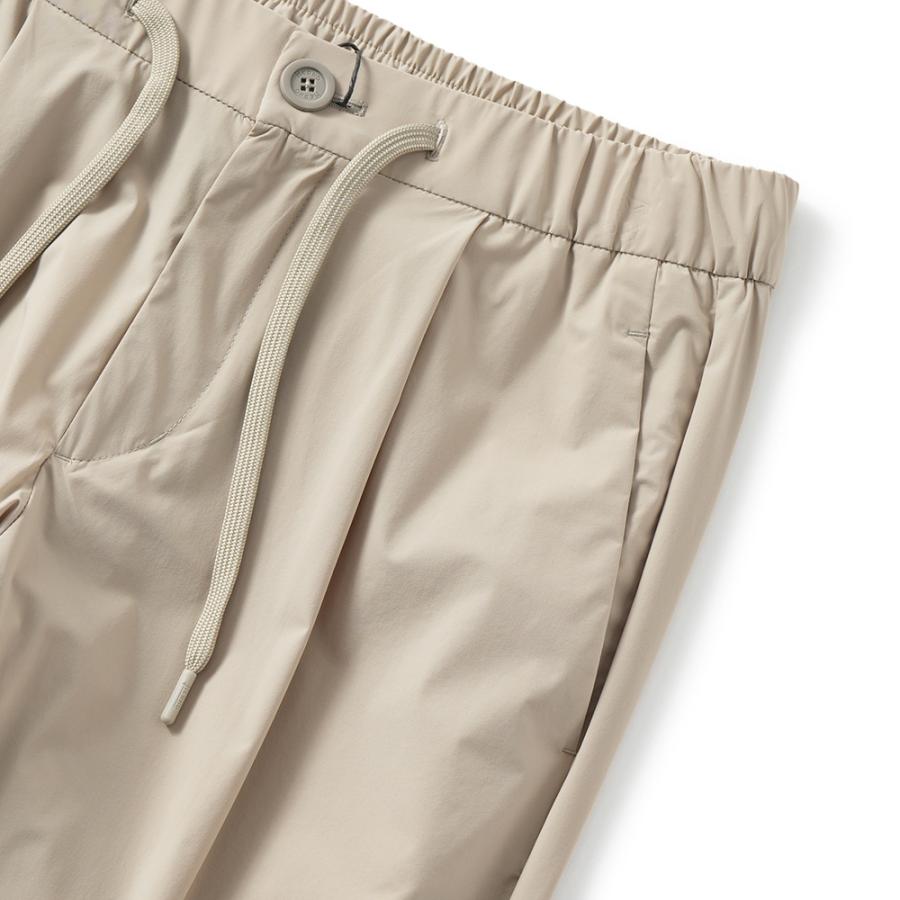 HERNO（ヘルノ） NYLON MAESTRO ストレッチナイロン シャーリングパンツ PT000077U/12691Z IVORY ...