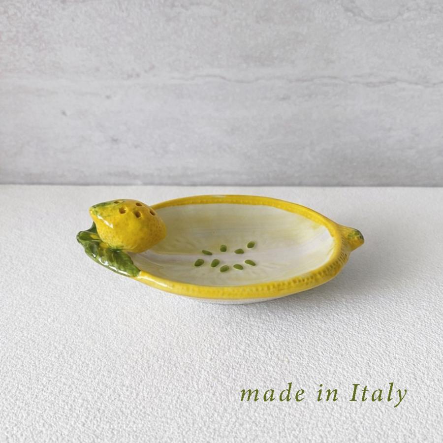 イタリア製 レモン柄 食器 小皿 薬味皿 楊枝立て付き 陶器 ハンド