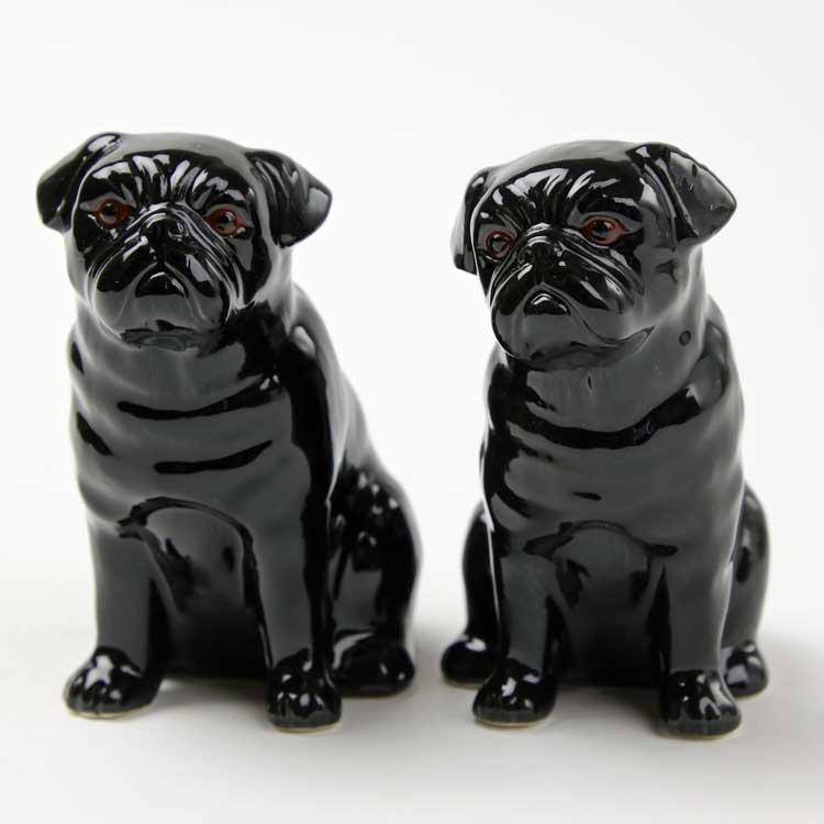 フィギュア フィギュリン 置物 セット パグ 黒パグ 犬 Pug Black Figure プレゼント クエイルセラミックス Quail