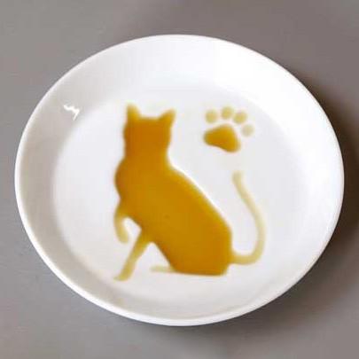 絵柄が浮き出る醤油皿＜ねこ＞ : 美濃のちゃわん屋さん 古林恩羅院