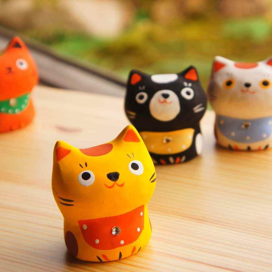 猫の形 陶器 置物 黒と赤 猫の形 陶器 置物 黒と赤