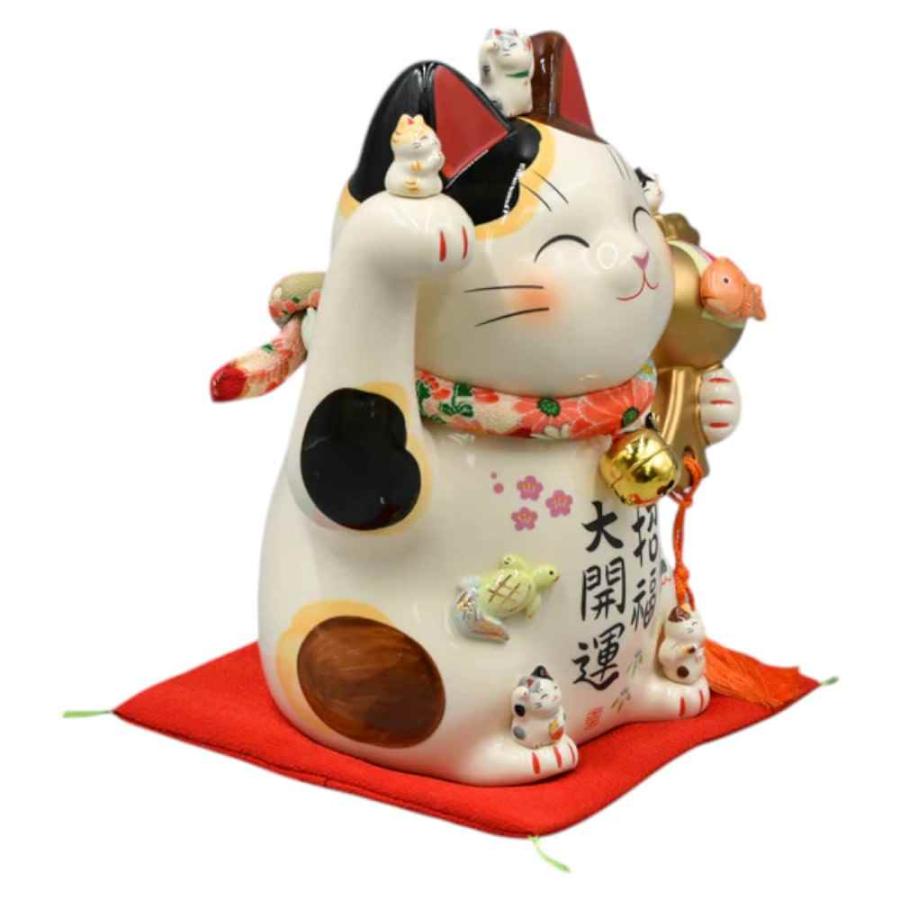 彩絵招福大開運招き猫（ちりめん首輪付・8.5号）_1
