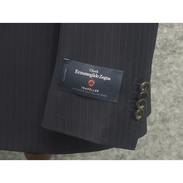 秋冬物　[Ermenegildo Zegna]ゼニア生地　TRAVELLER使用　スタイリッシュ２釦スーツ　[A体][AB体]　濃紺系/ストライプ　ロゴ裏地　EZS12の画像