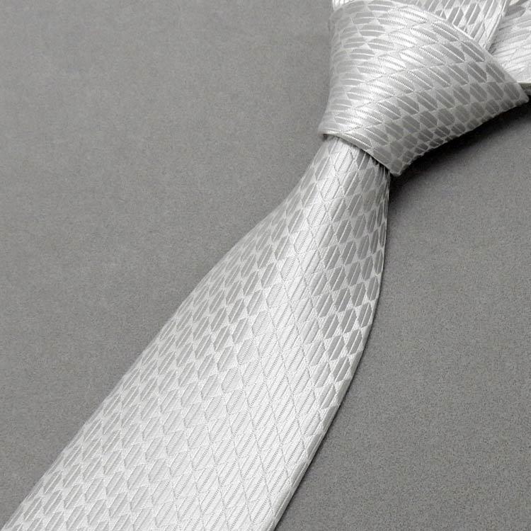 ボンド 血まみれ 宣言する 結婚 式 ネクタイ チェック 選挙 アリ コールド