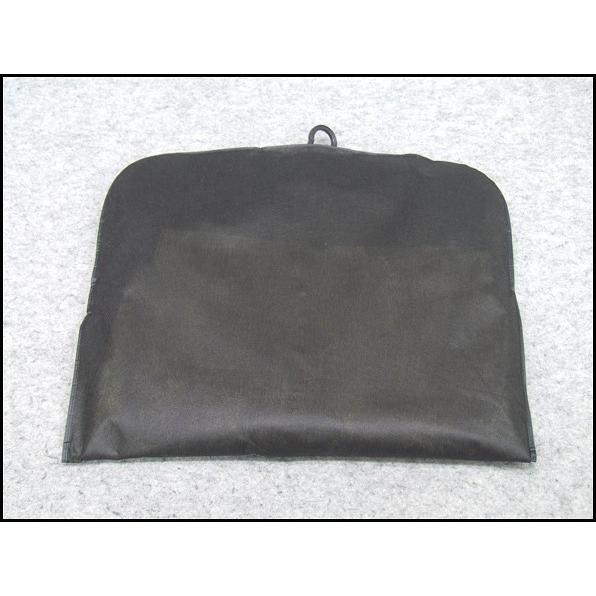 ZEGNA ストライプデザインの黒色ガーメントケース、レザー製