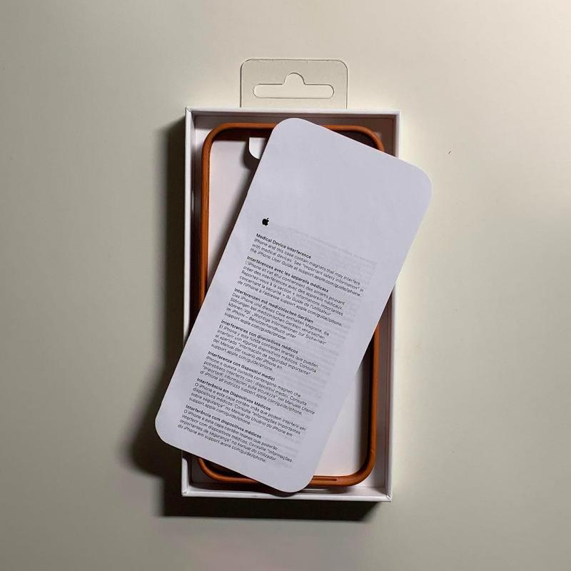 Apple アップル 純正 iPhone 13 mini レザーケース・ゴールデン Apple アップル 純正 iPhone 13 mini レザーケース・ゴールデン
