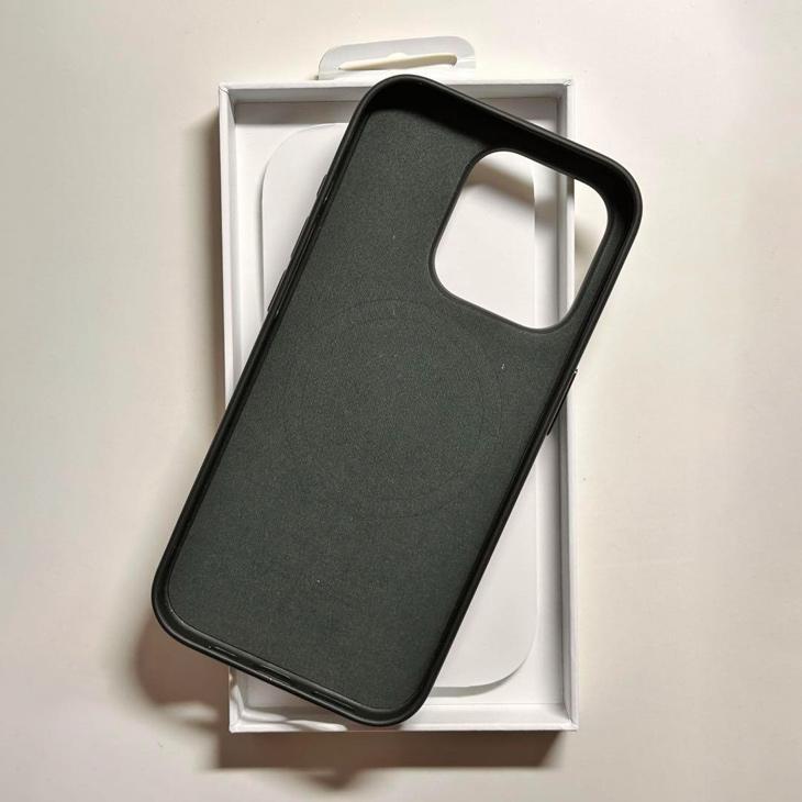 iPhone 15 Pro Apple純正 MagSafe対応 ファインウーブンケース・エバー