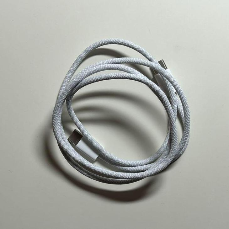 Apple Apple純正 60W USB-C 充電ケーブル（1m） 新品・箱なし