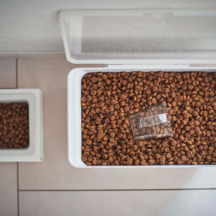 市場 山崎実業 ドッグフード タワー スリム おしゃれ キャットフード 3 5kg 密閉ペットフードストッカー 計量カップ付 Tower