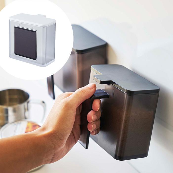 マグネット調味料ストッカー Tower おしゃれ 調味料入れ 磁石 砂糖 塩 小麦粉 4817 山崎実業 ディスペンサー 計量スプーン スパイスストッカー 壁面 期間限定キャンペーン 4818