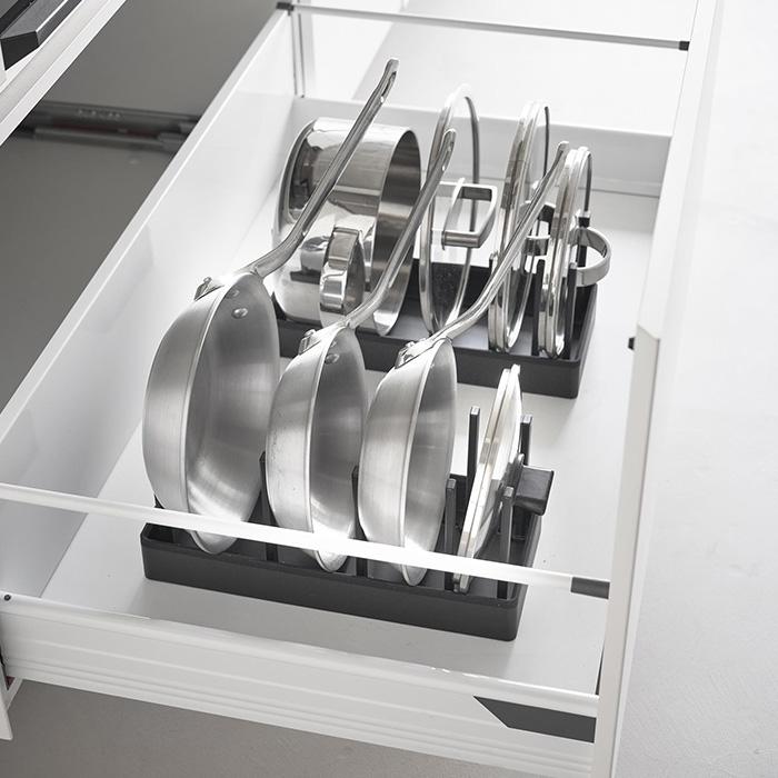 山崎実業 公式 タワー シンク下幅調節鍋蓋＆フライパン収納スタンド タワー tower 幅32 フライパンスタンド 鍋蓋ホルダー 1359 1360 | tower | 12