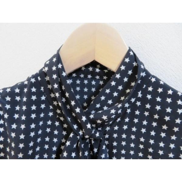 50 Off 柄が目を惹く一枚です 星柄ボウタイラップノースリブラウス View デュアルヴューdual シャツ ブラウス
