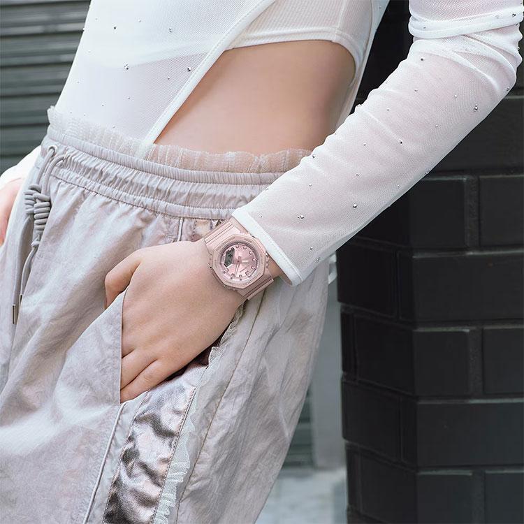 【極美品】 希少 G-SHOCK AW-582CC-4AJF サマーカラーズ 極美品】 希少 G-SHOCK AW-582CC-4AJF サマーカラーズ 2025年