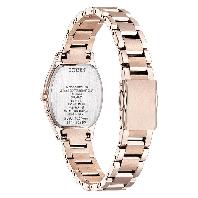 【新品】シチズン CITIZEN 腕時計 レディース ES9354-69B クロスシー ベーシックコレクション エコ・ドライブ電波時計 xC basic collection Titania Happy Flight Eco-Drive エコ・ドライブ電波時計（H060） パールホワイトxピンクゴールド アナログ表示 シチズン クロスシー ベーシックコレクション サクラピンク ES9354-69B