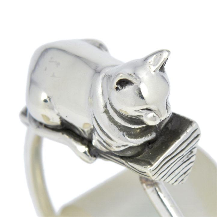 銀の猫、眠るネコキーリング シルバー925 SV925(キーホルダー、キー