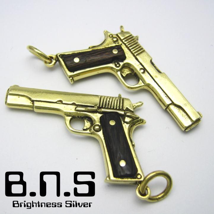 Colt M1911A1 コルトガバメントピストルペンダント 真鍮&木製グリップ【neck-1349-PB74】｜e-bns