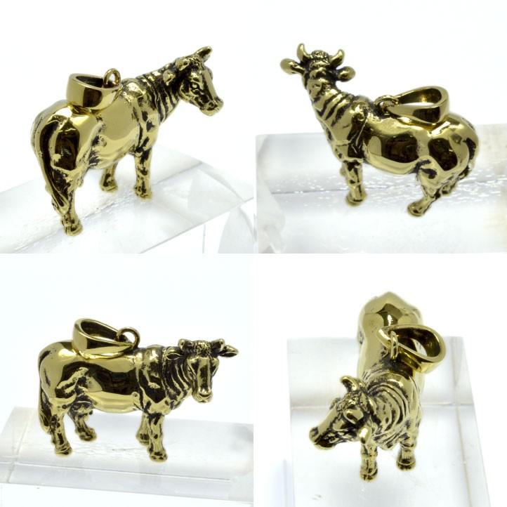 金色の牛 ウシペンダント 真ちゅう 真鍮 ブラス Brass(牧場、うし
