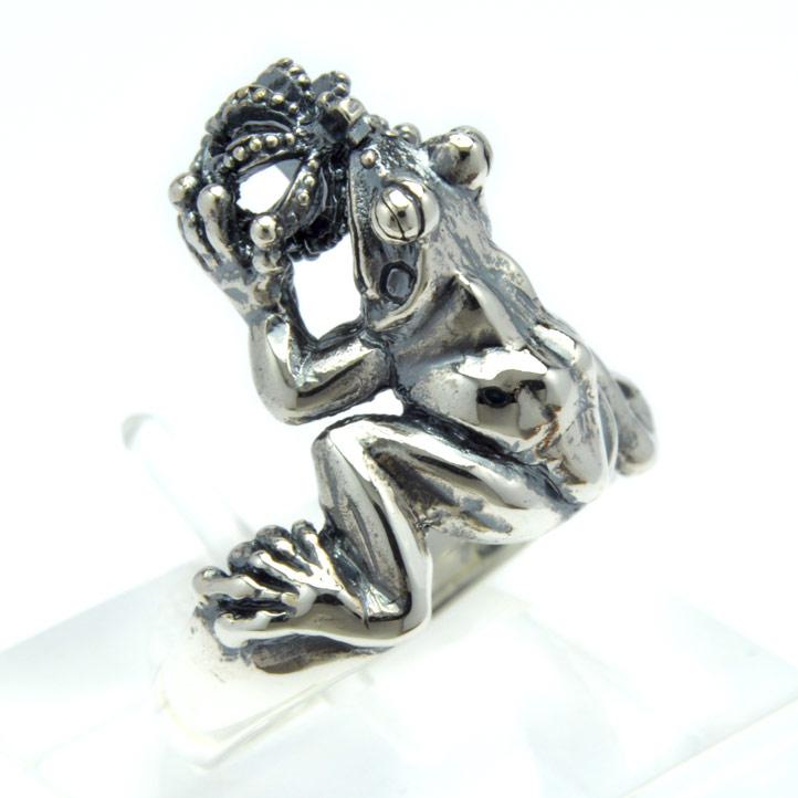 銀の蛙と王冠の指輪 カエルの王さまリング シルバー925 銀 silver925