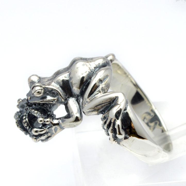 銀の蛙と王冠の指輪 カエルの王さまリング シルバー925 銀 silver925