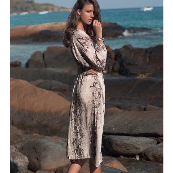 ワンピース カシュクールデザイン ヘビ柄 長袖 （ベージュ）パイソン