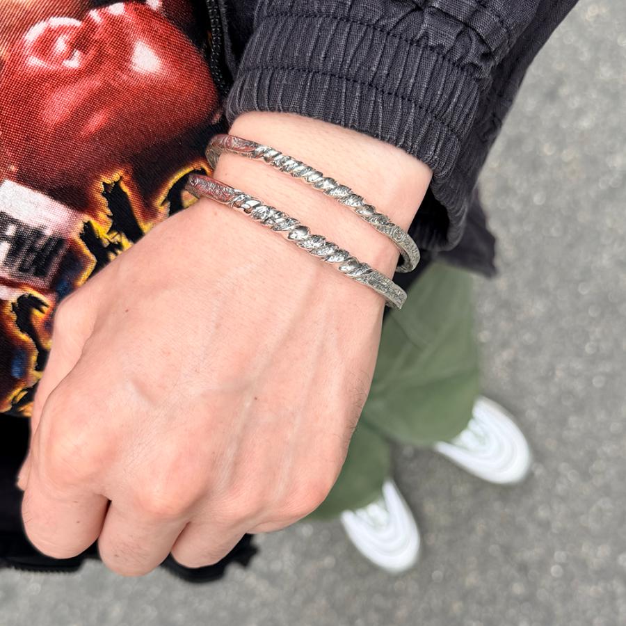 ビルウォールレザー Bill Wall Leather グラフィティ スクエア ツイスト バングル  GRAFFITI SQUARE TWIST BANGLE THIN 4mmの画像