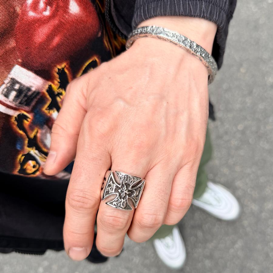 BILL WALL LEATHER（ビルウォールレザー） アイアンクロスリング Iron