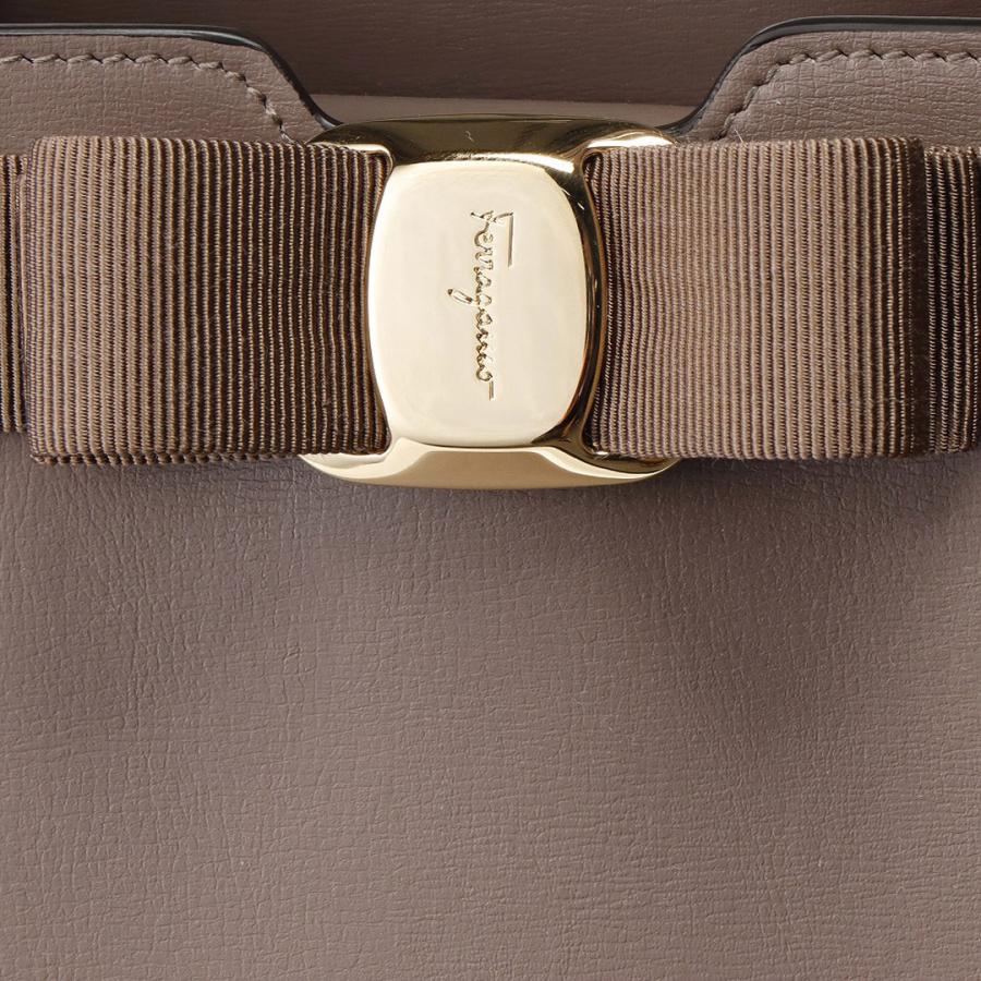 FERRAGAMO フェラガモ 2WAYバッグ 【VARA：ヴァラ】 21I290