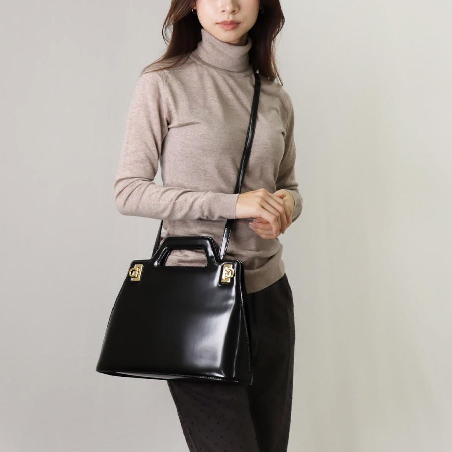 FERRAGAMO フェラガモ 2WAYバッグ WANDA ミディアム 213961