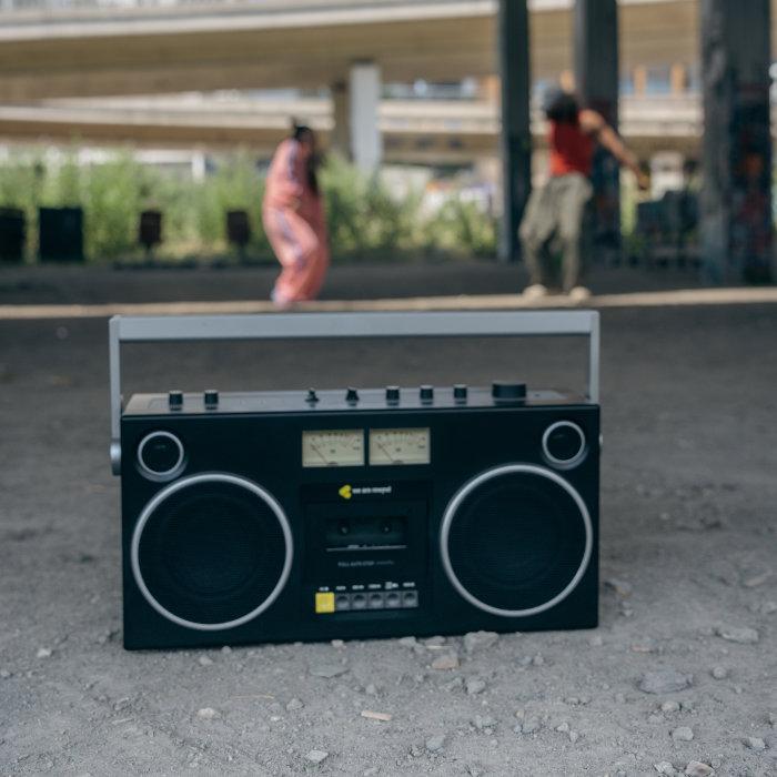(お取り寄せ) we are rewind GB-001 ワイヤレススピーカー Bluetoothスピーカー レトロ モダン 高出力 ブームボックス ウィーアーリワインドの画像