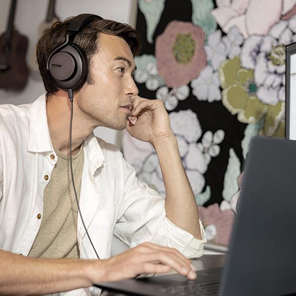 SHURE ワイヤレスヘッドホン ブラック SHURE（シュア） AONIC 50 (第2世代) ブラック ワイヤレスヘッドホン