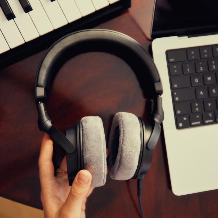 beyerdynamic DT 270 PRO 有線ヘッドホン オーバーイヤー 密閉型 スタジオモニター モニターヘッドホン 作曲 DTM ベイヤーダイナミック