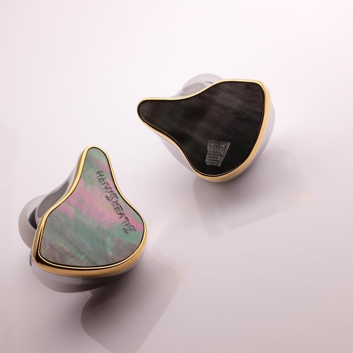 (お取り寄せ) HeartField SilverSmith 有線イヤホン カナル型 リケーブル対応 耳掛け型 ハイブリッドドライバー ハートフィールドの画像